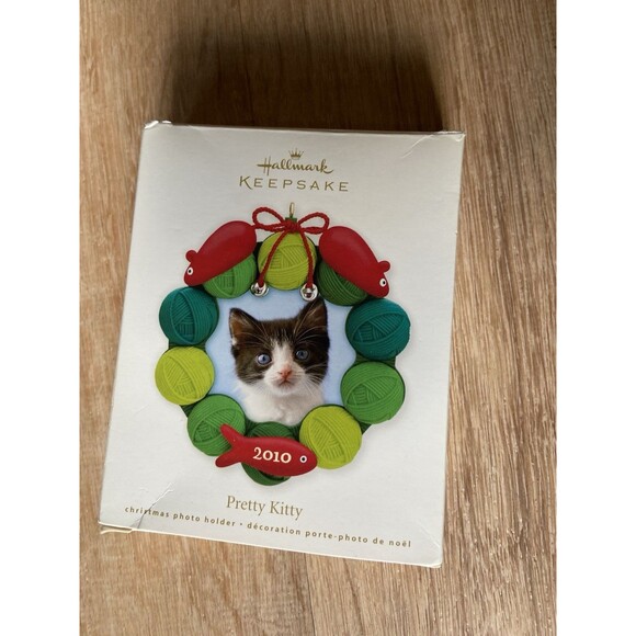 2010 Hallmark Keepsake Christmas Ornament Pretty Kitty Photo Frame - Picture 1 of 4
